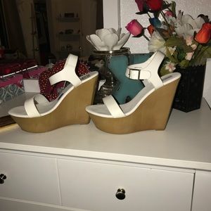 STEVE MADDEN WEDGES OKUUUUR